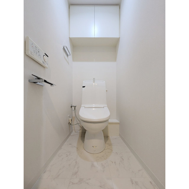 文京区千駄木３丁目の賃貸マンションのトイレ