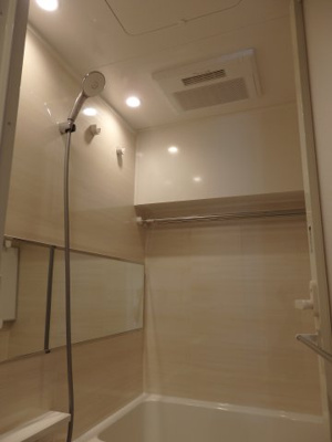 【浴室】 | ハイネス阿佐ヶ谷 | ルーフバルコニーは五日市街道と反対側です