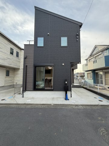 【間取り】 | 「全居室南側」採光で、暖かな陽光降り注ぐ明るい空間が広がります◎　
２階には「天窓」のある洋室がございます◎