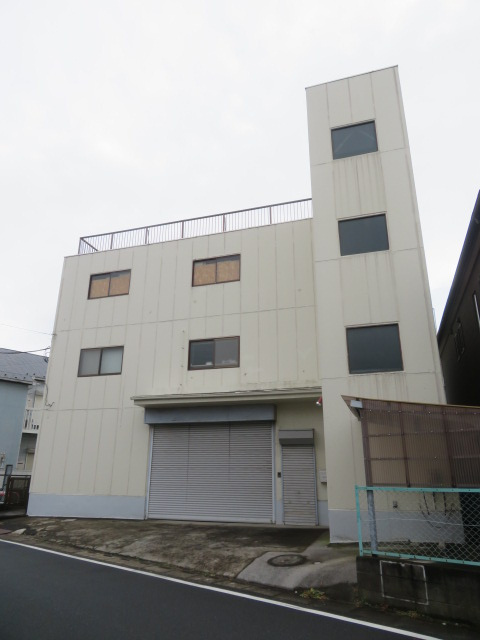 三郷市早稲田２丁目の倉庫の外観