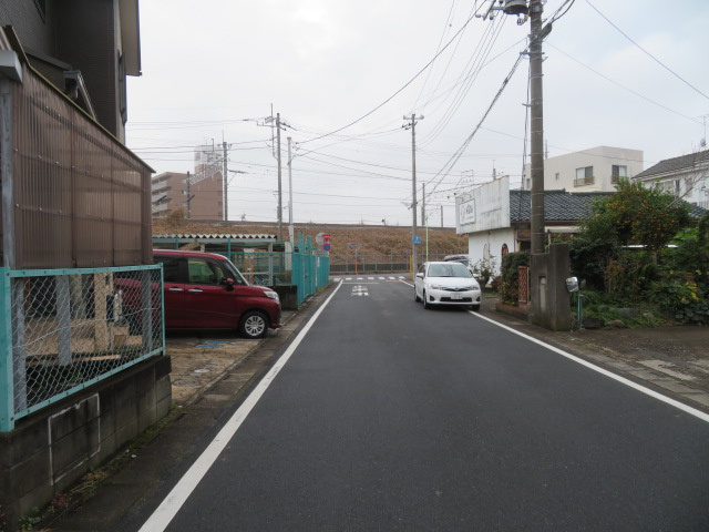 三郷市早稲田２丁目の倉庫