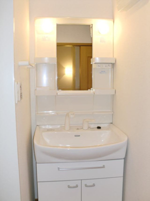 【洗面所】 | プリート・フィオーレⅠ | ゆったりとスペースのある洗面所