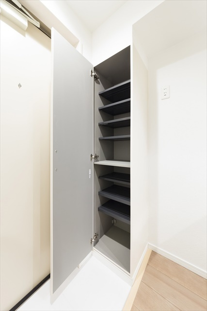 ラ・グリシーナの玄関