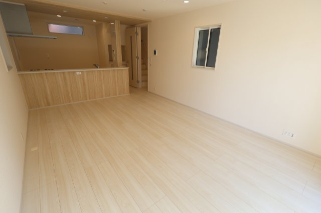 《仲介手数料無料》大宮区堀の内町２丁目103-1新築一戸建てブルーミングガーデンの居間・リビング