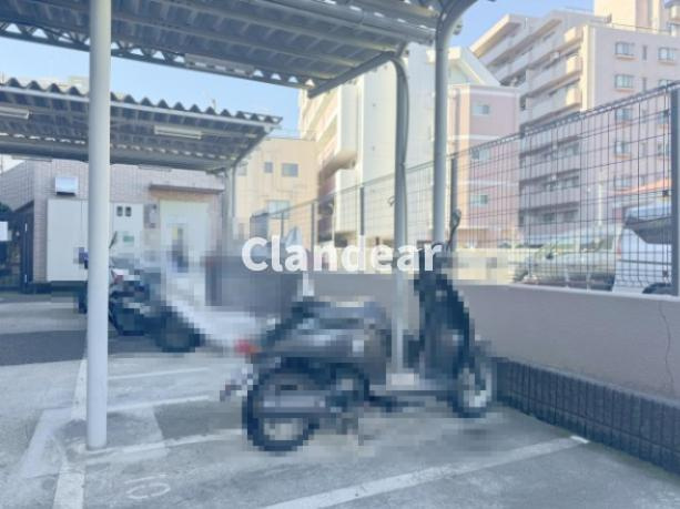 グランベル西新井の駐輪場|ドキドキの新生活も、安心してスタート。ぴったりの住まいを見つけませんか？クランディアが一緒に住まい選びをサポートします‼　まずは、お気軽にお問合せください　＃クランディア