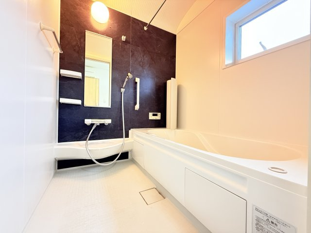 桜川市鍬田中古住宅の浴室