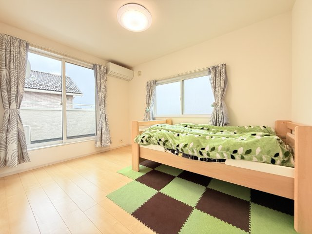 桜川市鍬田中古住宅の洋室