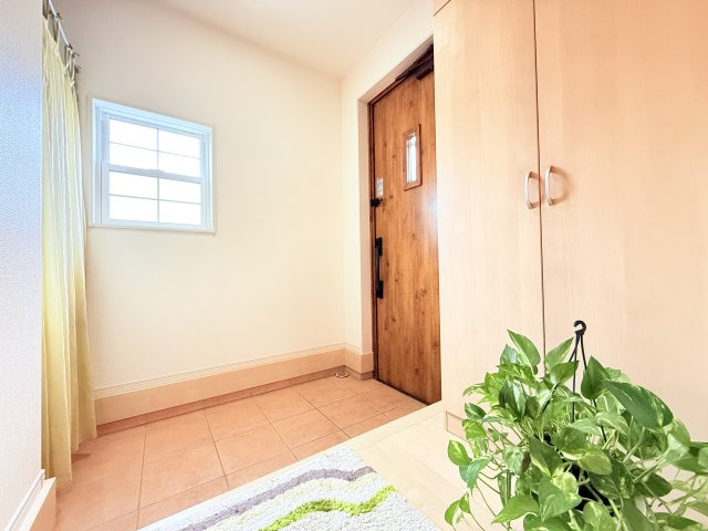 桜川市鍬田中古住宅の玄関