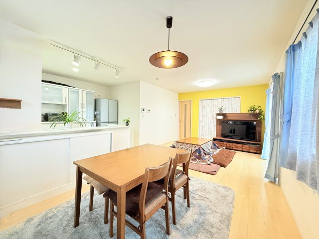 桜川市鍬田中古住宅の居間・リビング