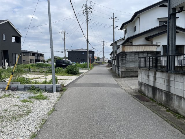 新築戸建・新築建売　大泉町寄木戸第18　西小・西中の前面道路含む現地写真