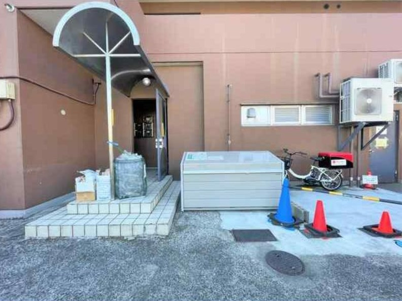 杉並区井草１丁目の賃貸マンションのエントランス