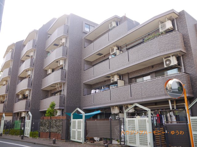 【外観】 | レーベンハイム東武練馬 | 住む人を映し出す洗練された佇まいは、いつまでも輝き続けながらいつしか街の風景に溶け込んでいきます。