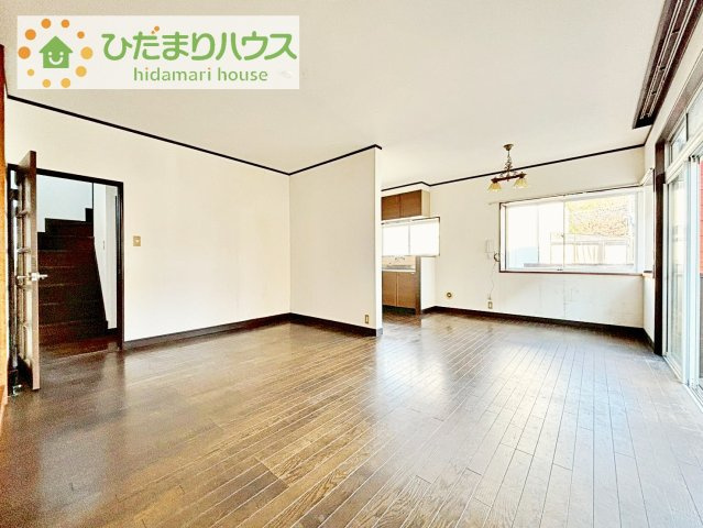 【居間・リビング】 | 我孫子市中里　中古戸建 | お子様が元気に遊べる広々としたリビングです！