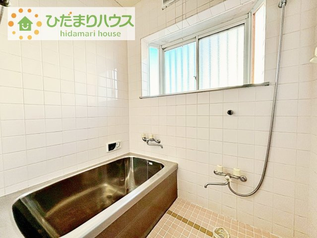 【浴室】 | 我孫子市中里　中古戸建 | 今日も１日お疲れでした。広いお風呂で疲れを癒してください、、、♡
