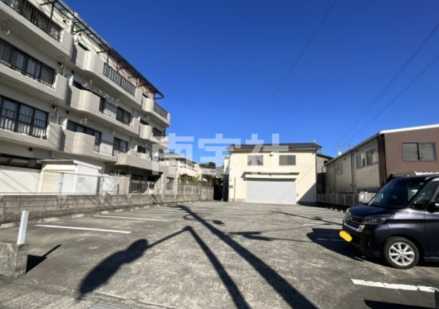 【外観】 | 駐車場は１５台駐車可能です！