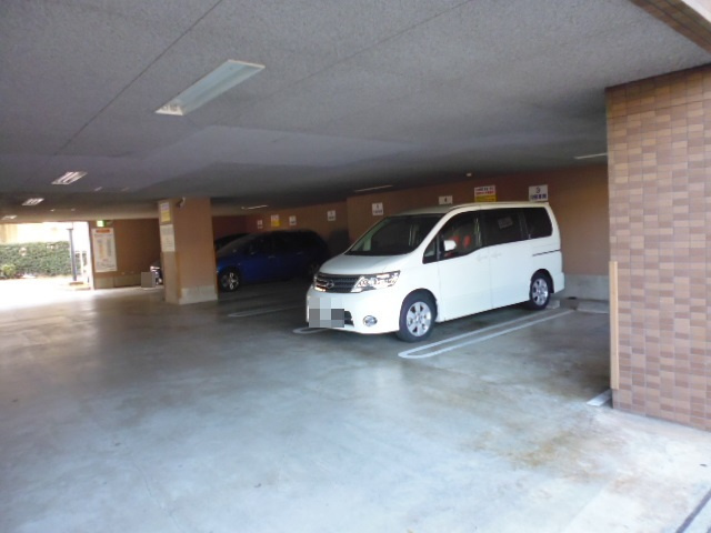 ＴＲＩＡＤＥの駐車場|駐車場もあります。