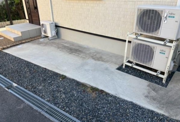 野洲市吉地　中古戸建の駐車場