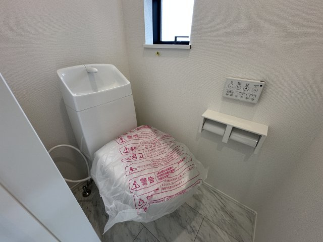 神戸市西区桜が丘東町４丁目新築戸建のトイレ