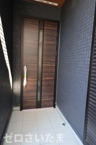 《仲介手数料無料》緑区大字中尾1720-3新築一戸建てファーストタウンの玄関