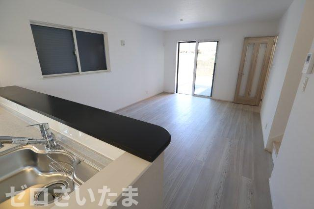 《仲介手数料無料》緑区大字中尾1720-3新築一戸建てファーストタウンの居間・リビング