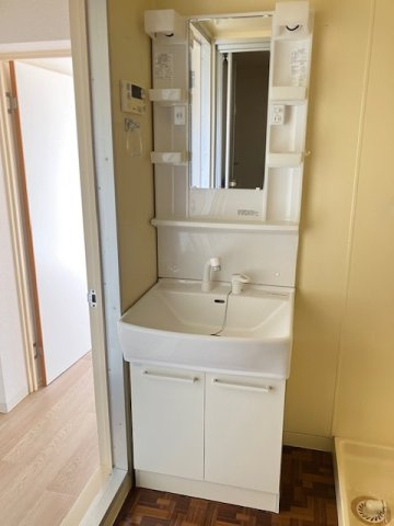 永代マンションの洗面所