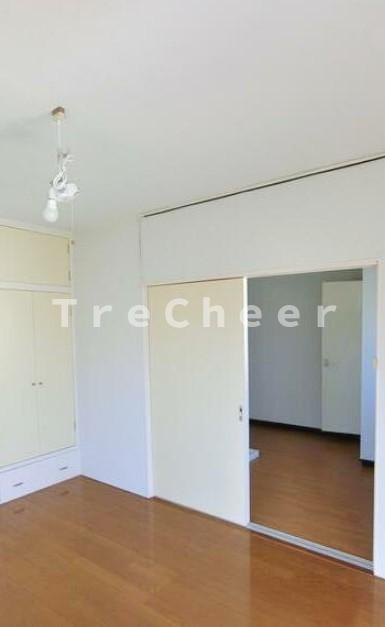 アゼリアハウスの洋室