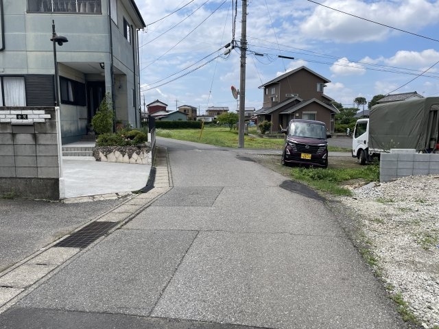 新築戸建・新築建売　大泉町寄木戸第18　西小・西中の前面道路含む現地写真