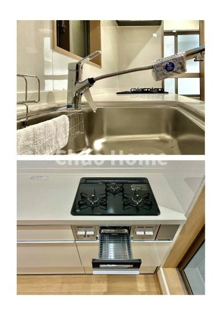 墨田区向島5丁目中古住宅のキッチン|【キッチン水栓】キッチン水栓はシャワーヘッドが伸びますのでシンクの隅々まで届きます。【三ツ口コンロ】奥様に好評な三ツ口コンロと魚焼きグリルです。