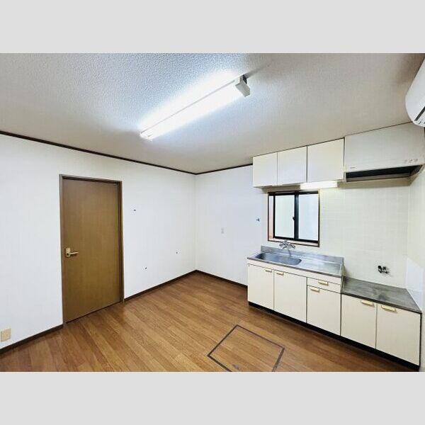 岡崎市矢作町字毛呂のアパートの内装