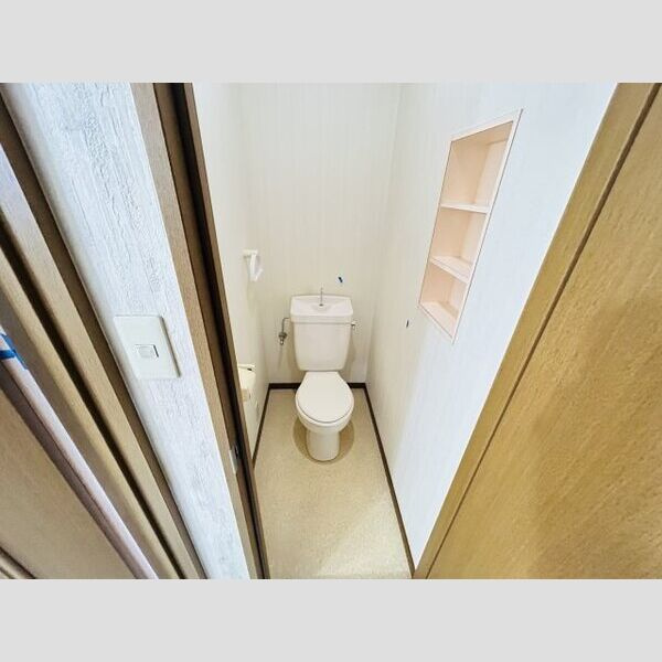 岡崎市矢作町字毛呂のアパートのトイレ