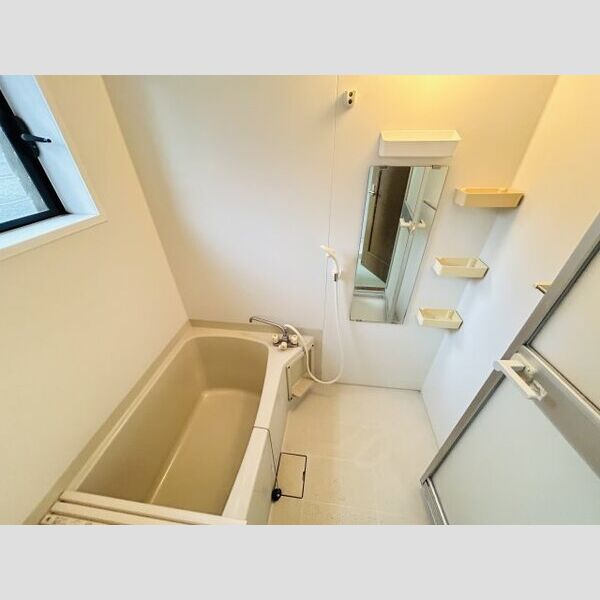 岡崎市矢作町字毛呂のアパートの浴室