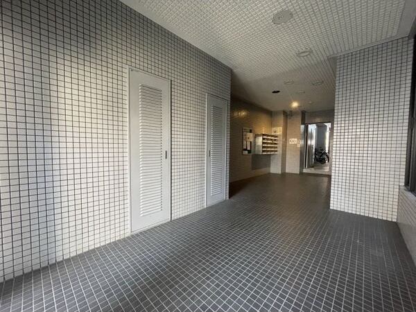 パシフィックマンションのロビー