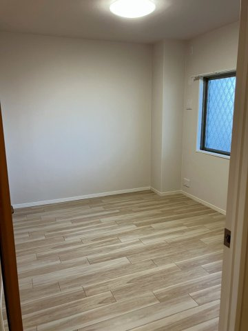 アルファステイツ中府の洋室