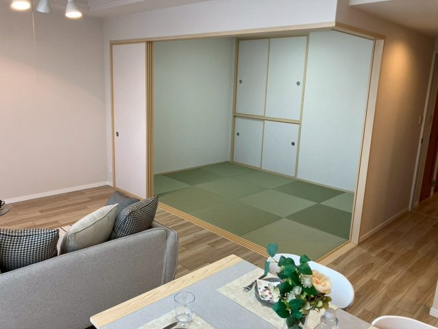 アルファステイツ中府の居間・リビング