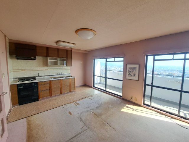 宝梅アーバンライフの居間・リビング