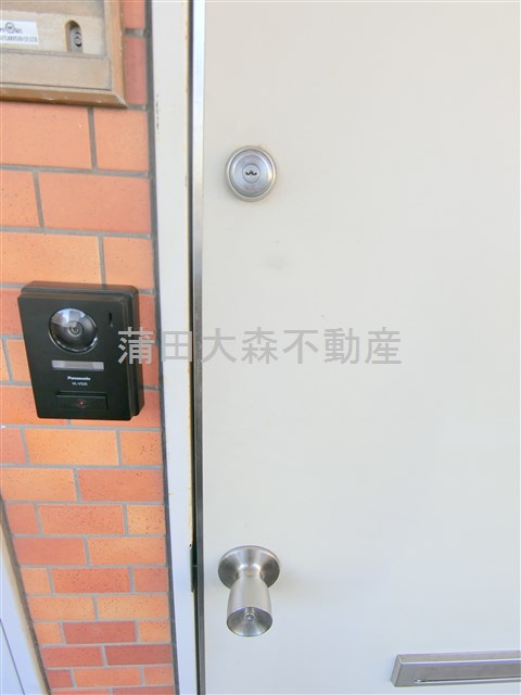 メゾンドゥラヴィの玄関