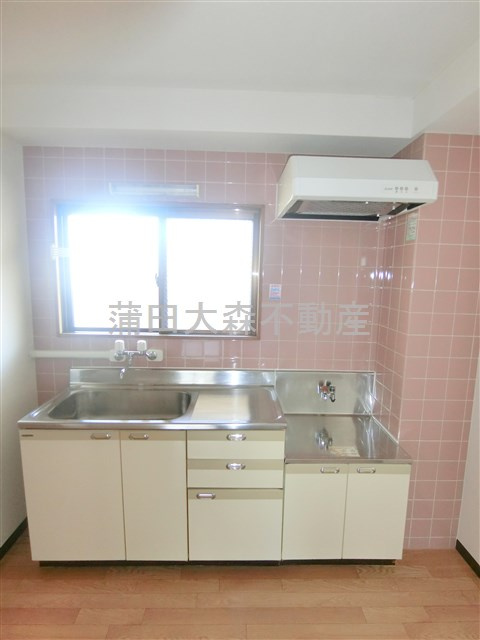 メゾンドゥラヴィのキッチン|キッチン　まな板が置ける調理スペースのある大きめなキッチン