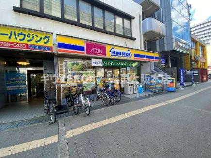 ライズィング・サンの周辺