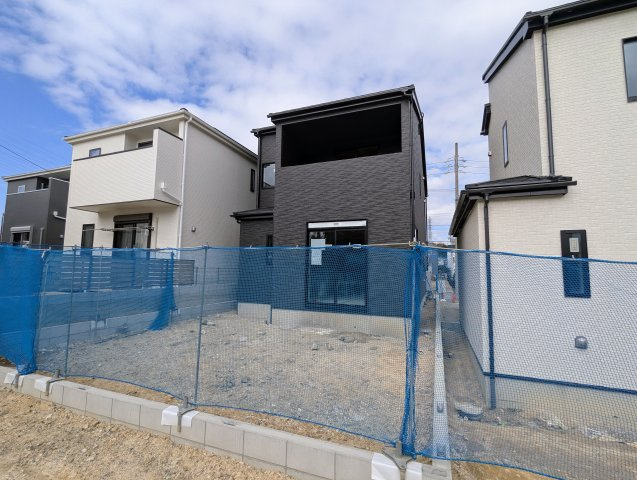 瀬戸市品野町6期2棟の前面道路含む現地写真