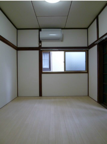 中野区大和町１丁目のアパートの居間・リビング