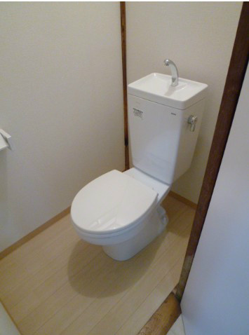 中野区大和町１丁目のアパートのトイレ