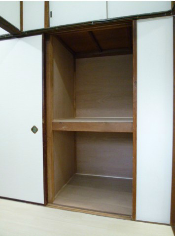 中野区大和町１丁目のアパートの収納