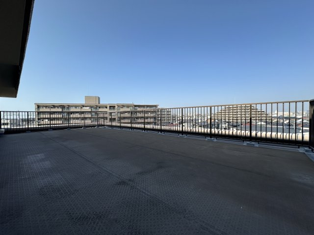 ネオハイツ西明石のバルコニー