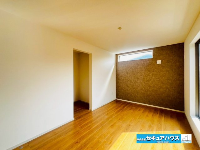 【本日ご案内可能】刈谷市野田町西屋敷　全2棟の洋室|【7.5帖の洋室】
◆広々とした居住空間は日々の暮らしを彩り、心のやすらぎと満足感を与えてくれます。通風と採光を考慮した設計は子供たちはのびのび育ち、家族でくつろぎと団らんを生み出します。　　　　　　