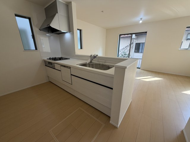 《仲介手数料無料》見沼区東大宮６丁目48-15新築一戸建てハートフルタウンのキッチン