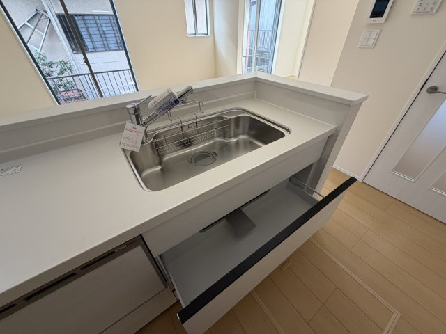 《仲介手数料無料》見沼区東大宮６丁目48-15新築一戸建てハートフルタウンのキッチン