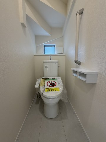 《仲介手数料無料》見沼区東大宮６丁目48-15新築一戸建てハートフルタウンのトイレ|1階