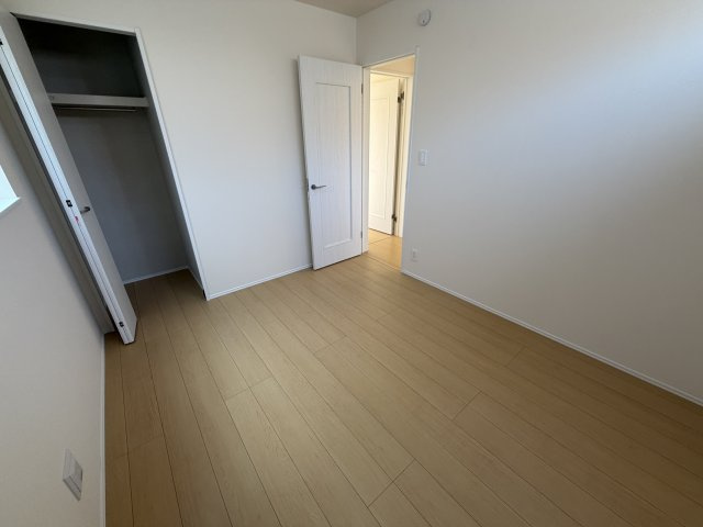 《仲介手数料無料》見沼区東大宮６丁目48-15新築一戸建てハートフルタウンの洋室|2階 5.25帖