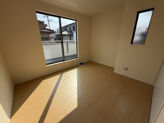 《仲介手数料無料》見沼区東大宮６丁目48-15新築一戸建てハートフルタウンの洋室|2階 6.18帖