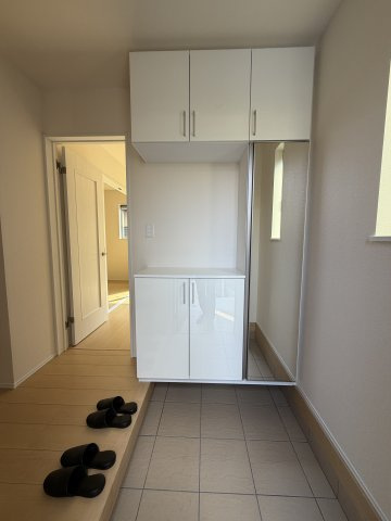 《仲介手数料無料》見沼区東大宮６丁目48-15新築一戸建てハートフルタウンの玄関